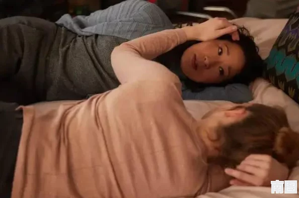 美女被到爽高潮痉挛-她的心路历程与情感变化，揭示了背后的故事与心理状态